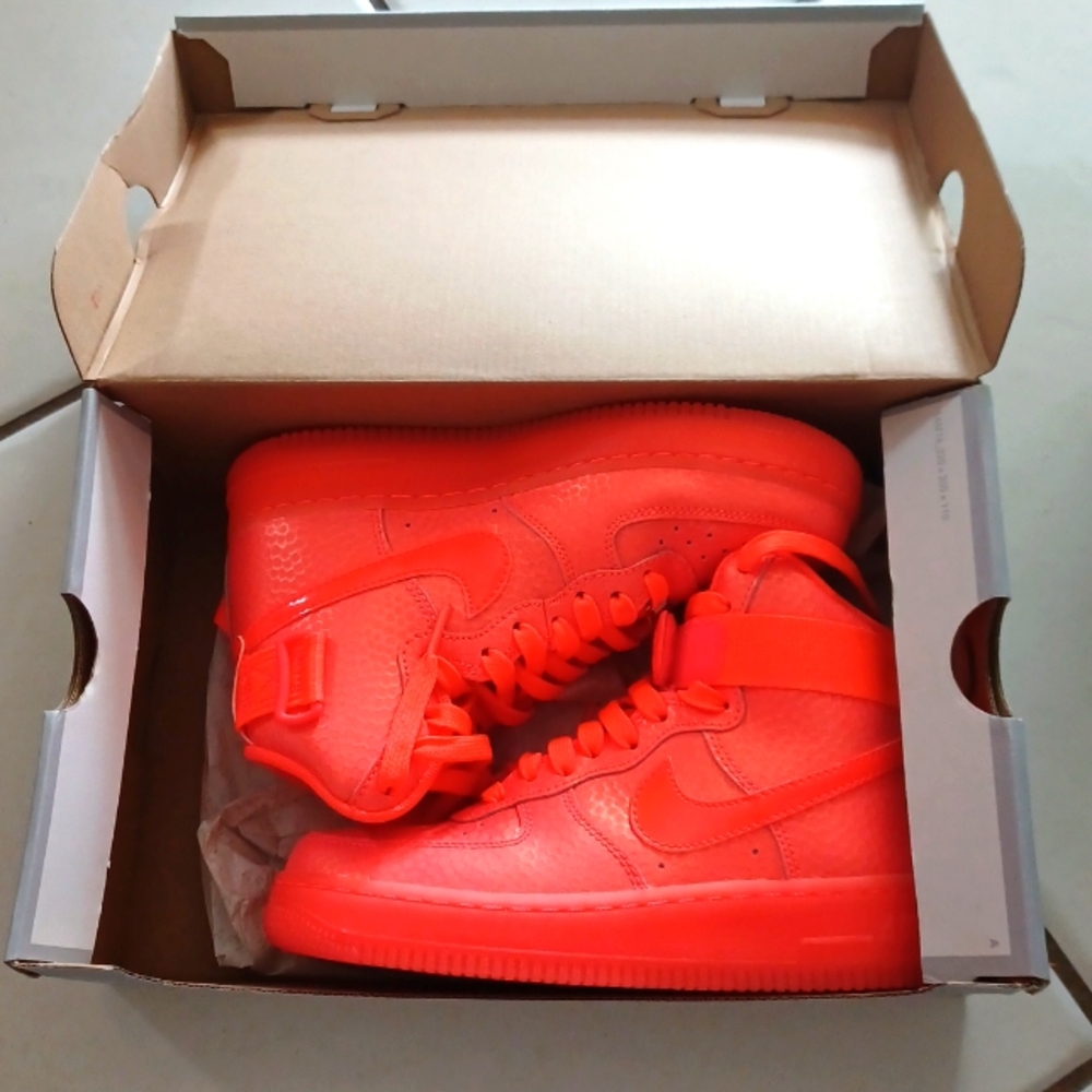 Air Force 1 HI PRM 🔥 HOT LAVA 🔥 - Picture 2 of 2